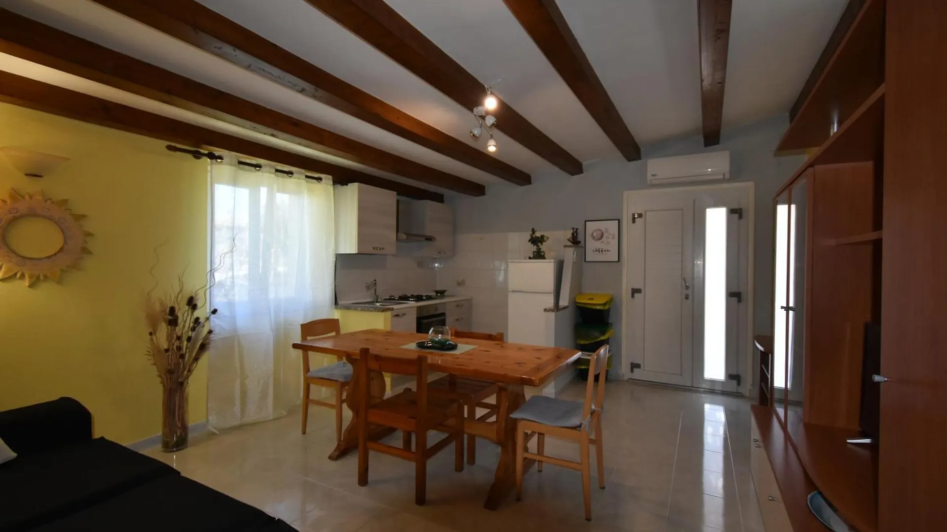 House 2 Indipendente Apartment Olbia